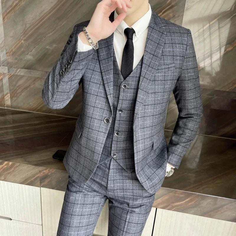 SHOWLU Men's plaid wedding suit set including vest and trousers, with a high-quality cotton texture for formal or casual occasions.