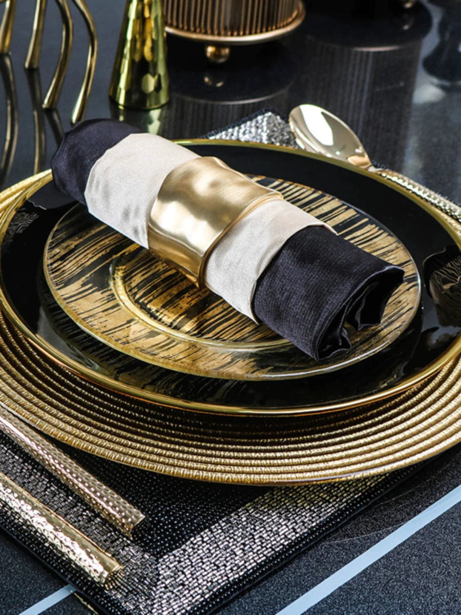 Showlu Luxury Bone China Dinner Plate with black and gold edge, flat dish ideal for elegant table settings and Western-style meals.