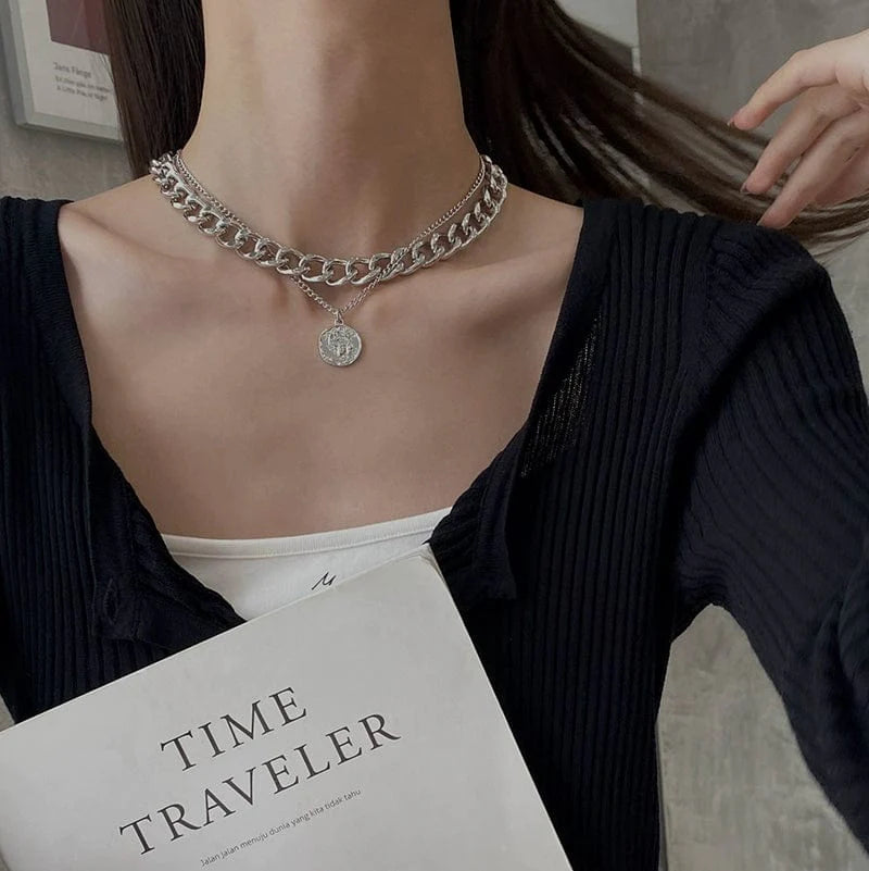 Women’s hip hop thick alloy cross chain necklace featuring a stylish and bold design, perfect for trendy streetwear looks.
