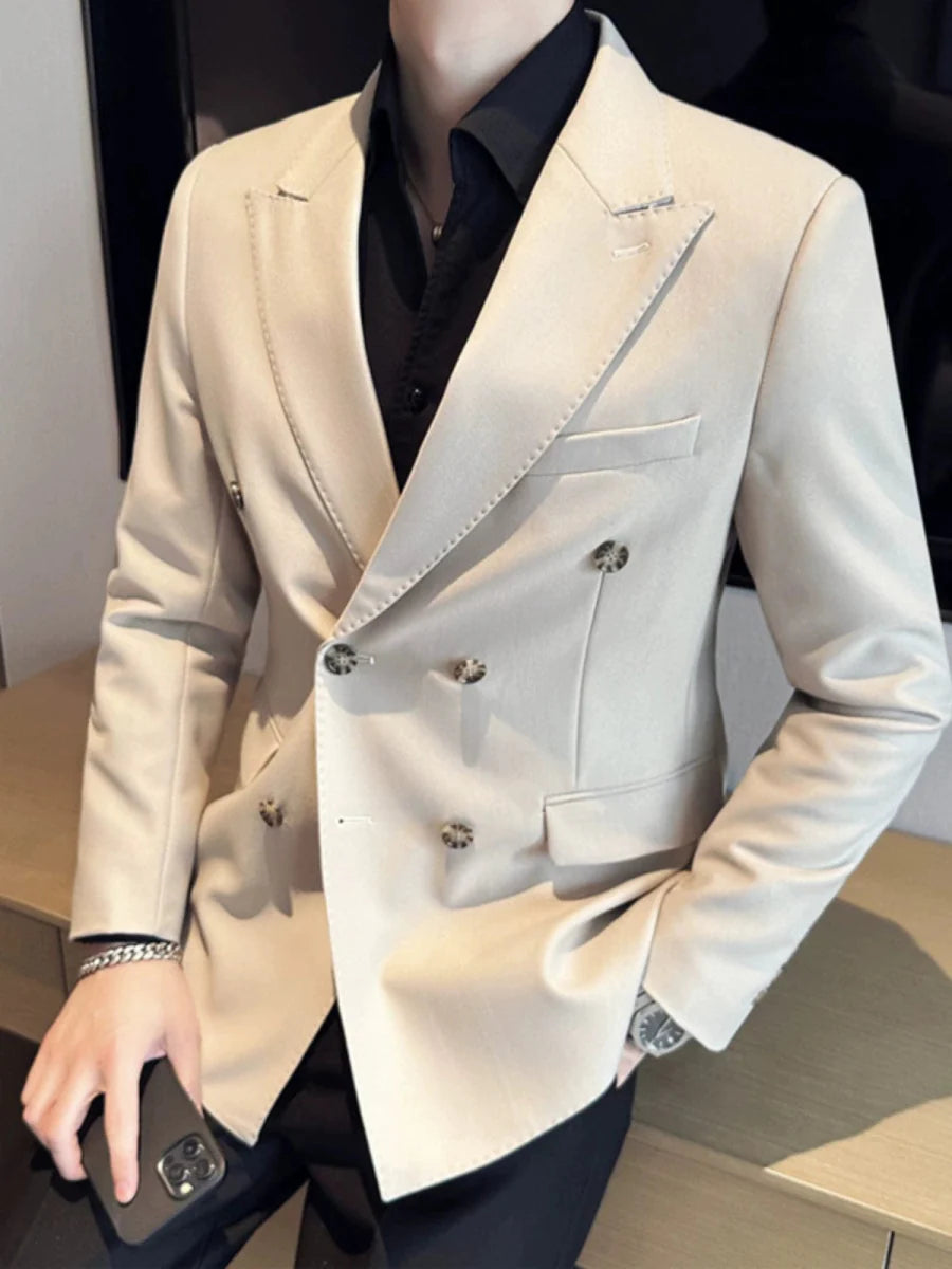 Hanvenchy slim fit white business coat, double-breasted Italian style, tailored for a sleek, professional look.