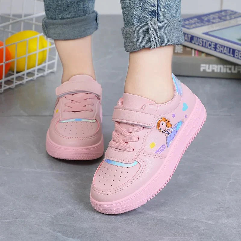 Showlu Fashion girls' floral sneakers with breathable fabric and non-slip soles, ideal for running and casual outdoor wear.