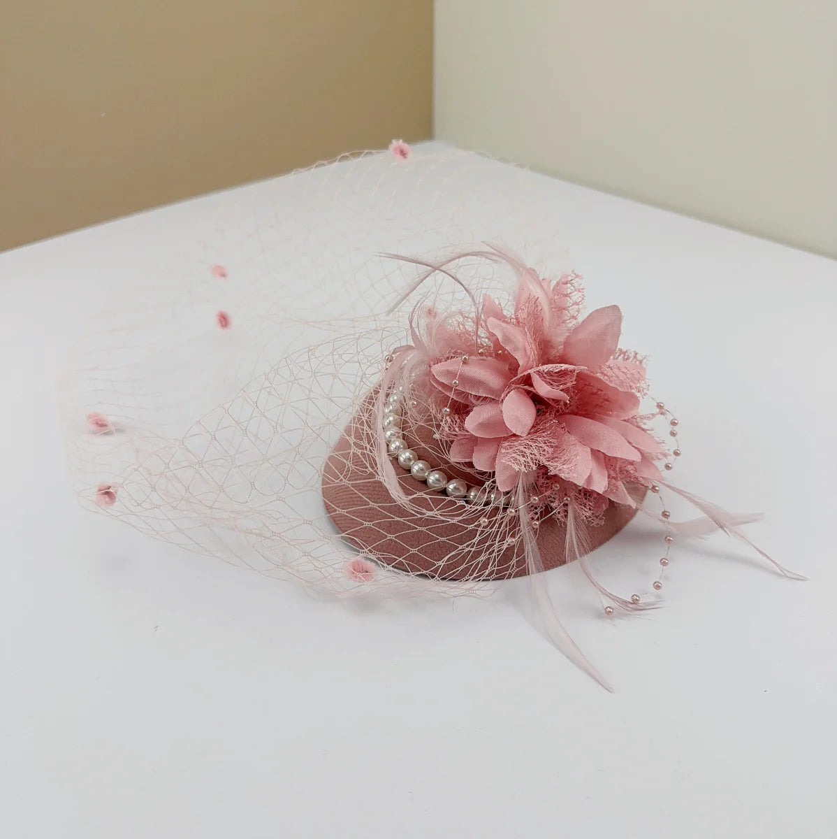 Elegant bridal Billycock hat with lace detailing, designed for ladies wearing cheongsam tops, perfect for special occasions.