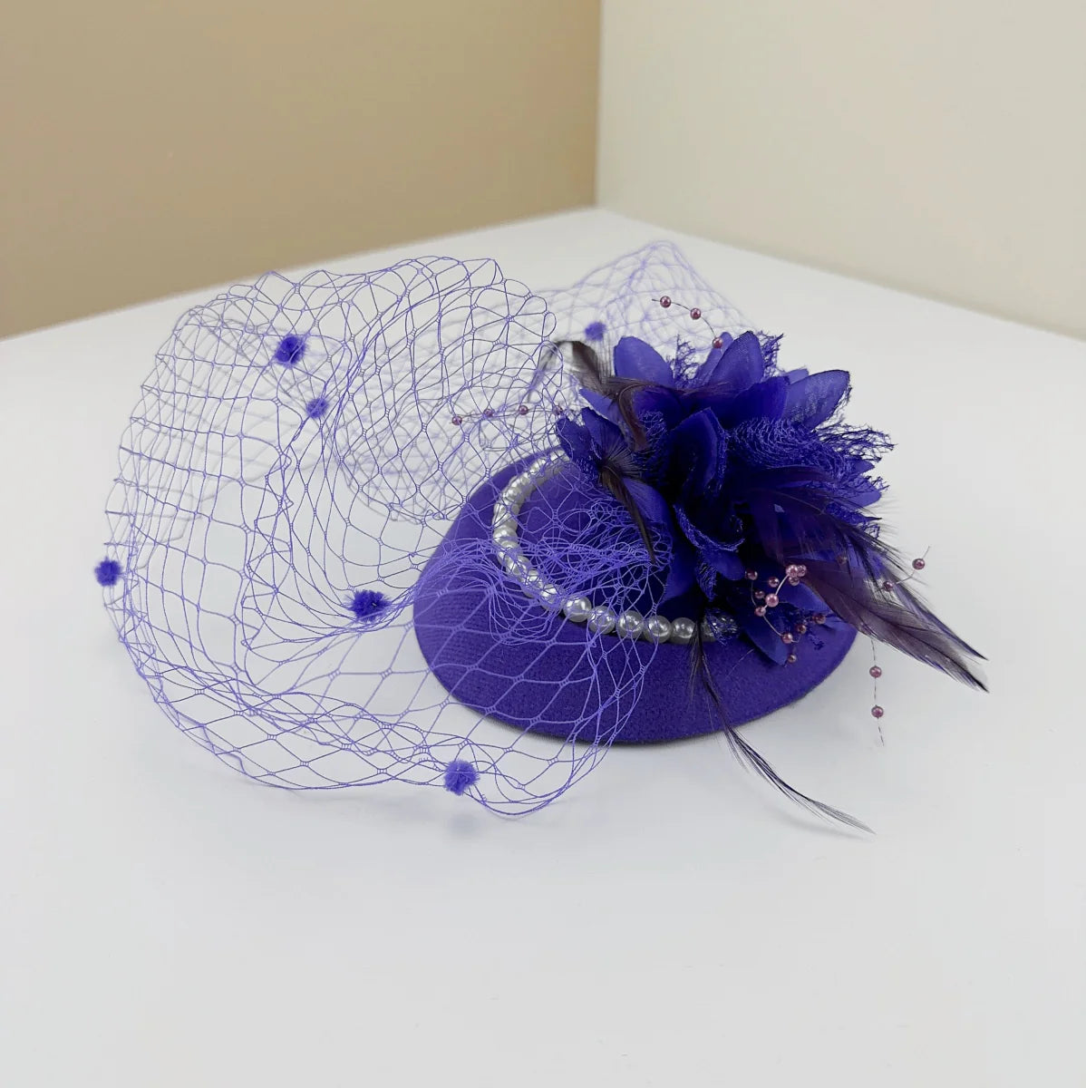 Elegant ladies lace cheongsam topper hat with a Billycock style, perfect bridal hair accessory from Showlu Fashion.