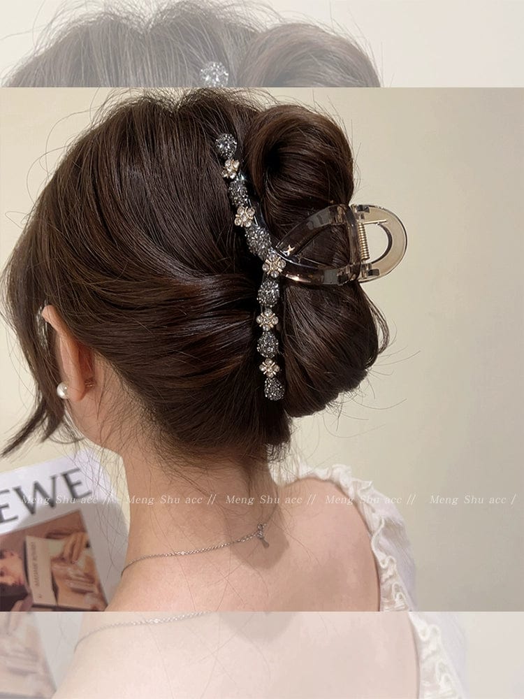 Large Uncle Meng rhinestone hair clip featuring an elegant grip headdress design for women, adorned with sparkling rhinestones.
