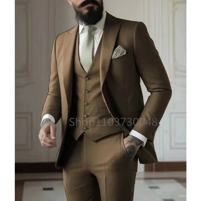 Elegant Kromoc men's 3-piece slim fit formal suit in wool blend, perfect for wedding, business, or party occasions.