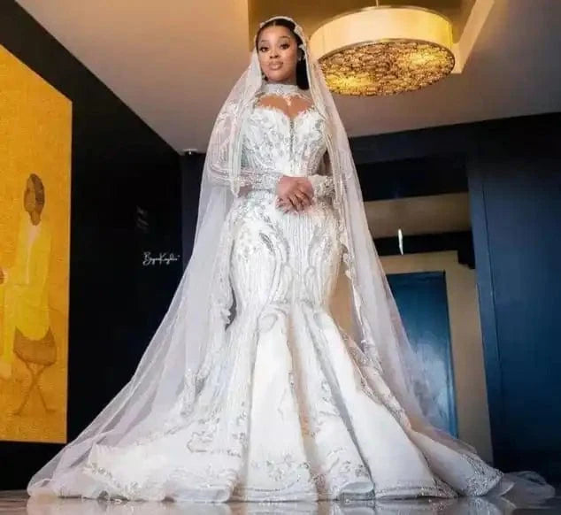 Showlu Fashion Mermaid V-Neck wedding dress with satin lace, high-quality fabric, train, and elegant shoulder design.