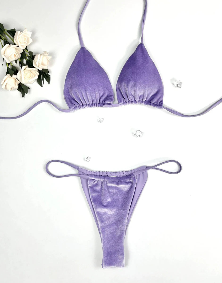 Luxurious gold velvet three-point bikini by Showlu Fashion, featuring a halter split swimsuit with elegant design.