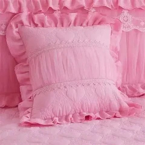 Cotton duvet cover set with lace edge, geometric design, includes pillowcases, in a luxurious bedding style for queen or king size.