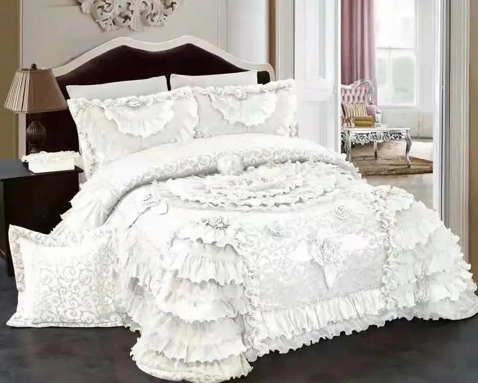 Luxury Champagne Jacquard floral lace bedspread set with pillowcases, featuring elegant wedding-style design and stereoscopic lace details.