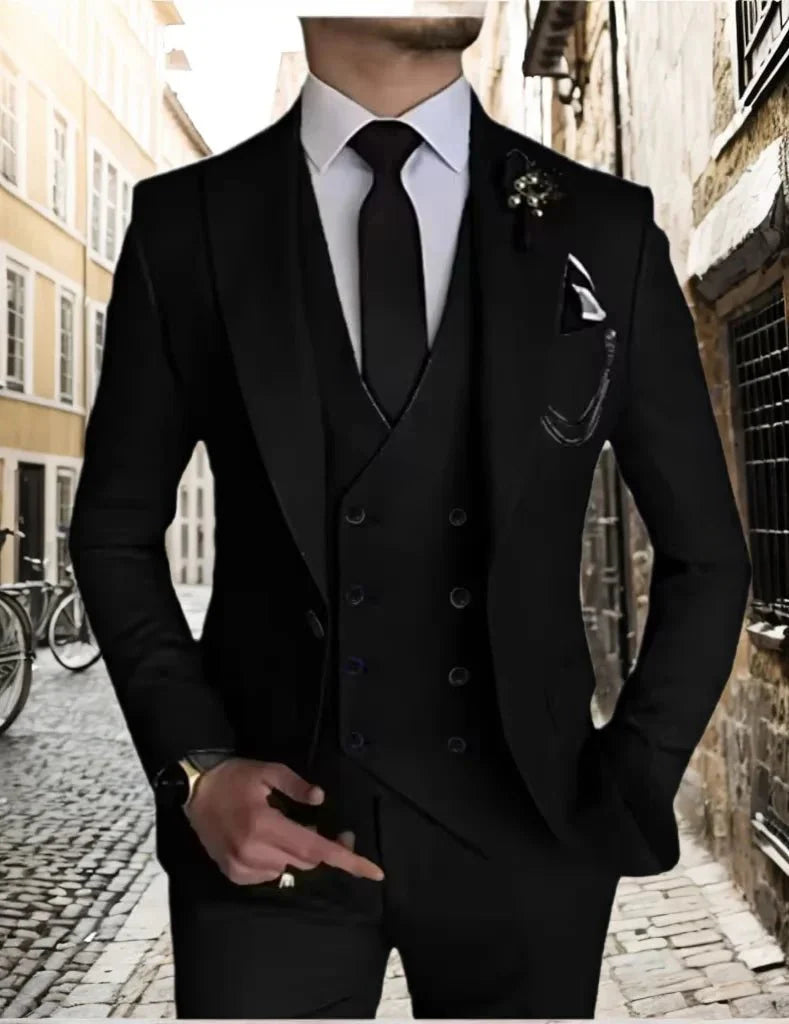 SHOWLU Men's 3-Piece Peak Lapel Business Suit with blazer, vest, and pants, ideal for weddings and formal occasions.