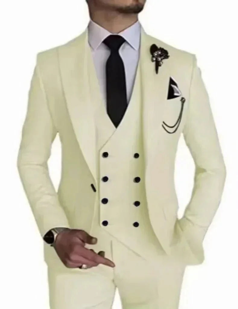 Luxury SHOWLU Men's 3-Piece Peak Lapel Business Suit with blazer, vest, and pants, ideal for weddings and formal occasions.