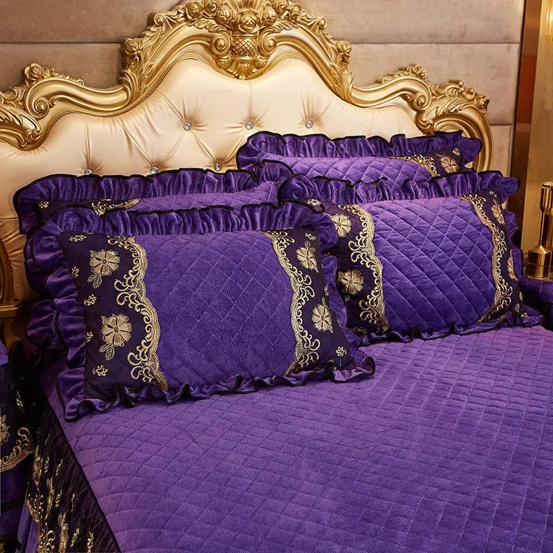 Luxury Dudaxury Crystal Velvet Quilted Bedspread with lace bed skirt and pillowcases for king and queen size beds, super-soft bedding set.