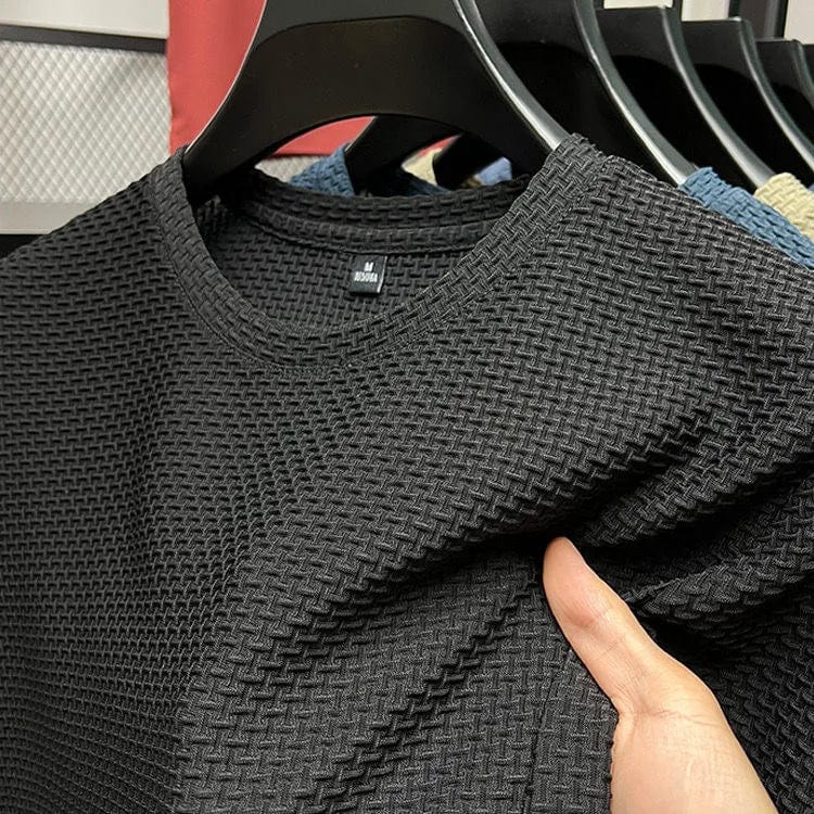 Showlu men's wrinkle-resistant short sleeve T-shirt with round neck, breathable fabric, and versatile summer style.