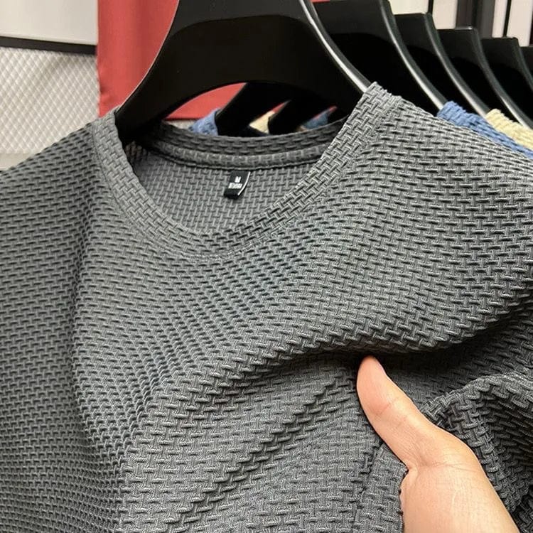 Showlu men's wrinkle-resistant short sleeve T-shirt with round neck, breathable fabric, and versatile summer top in various sizes.