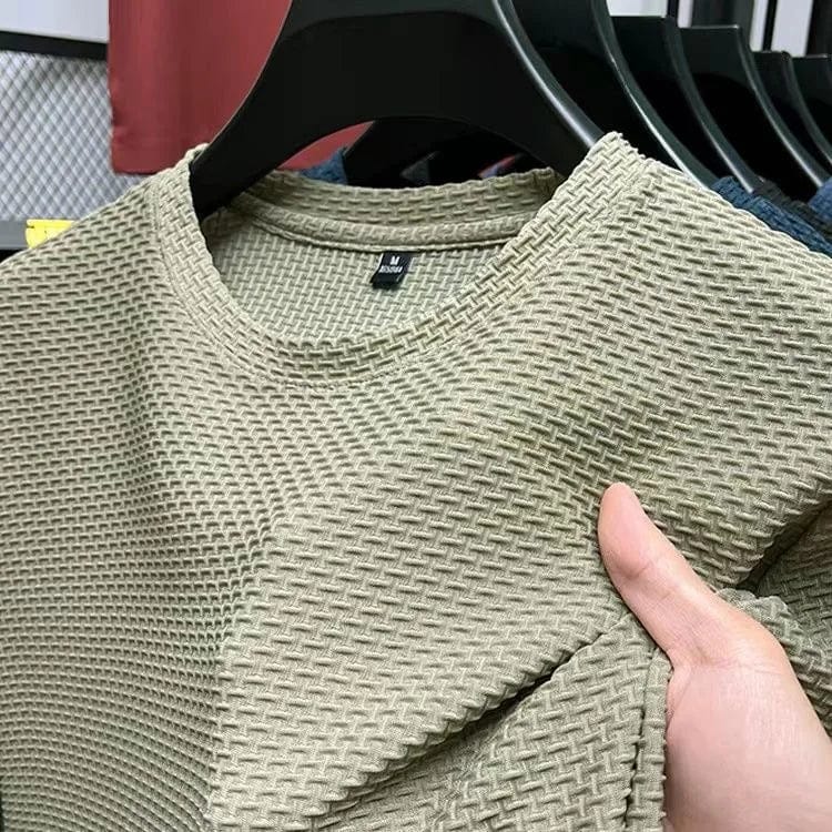 Showlu men's wrinkle-resistant short sleeve T-shirt with round neck, breathable fabric, perfect for summer leisure and versatile wear.