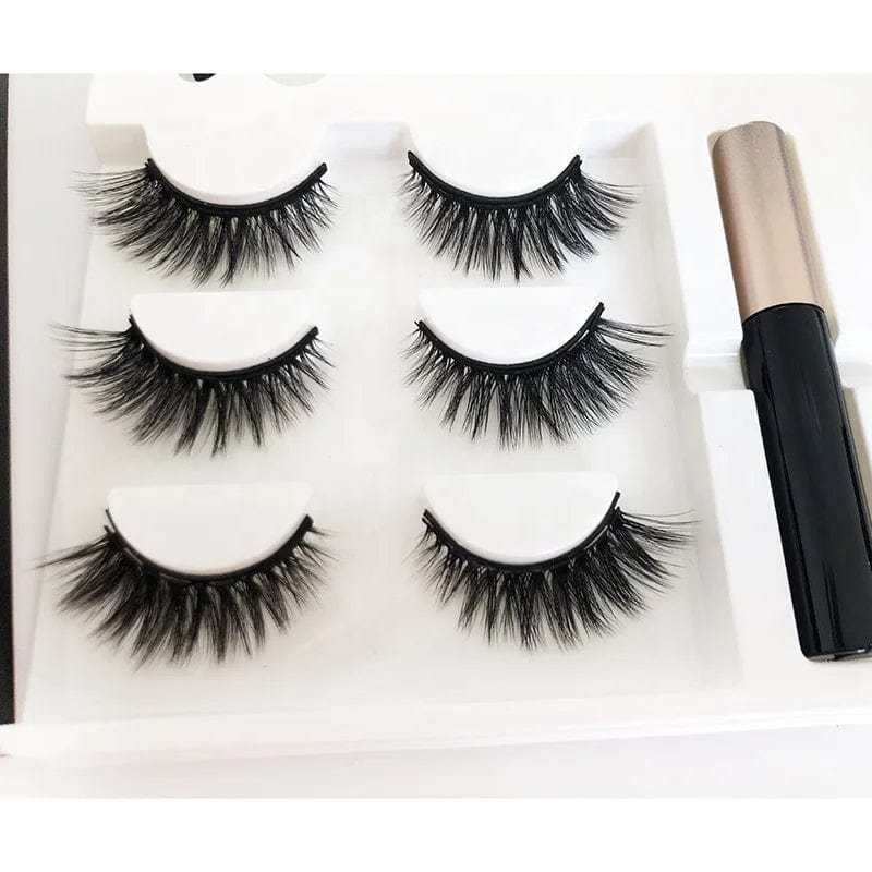Showlu Fashion Lilian Magnetic Eyelashes and Eyeliner Set with 3 pairs of 3D silk false lashes and magnetic eyeliner.