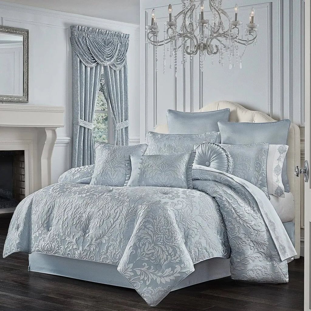 OEING Malita Queen Comforter Set in pastoral style with polyester cotton bedding, featuring floral and scenic patterns.
