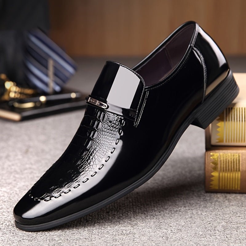 SHOWLU Men's striped pointed-toe loafers with slip-on design, rubber sole, stylish casual and dress footwear for men.