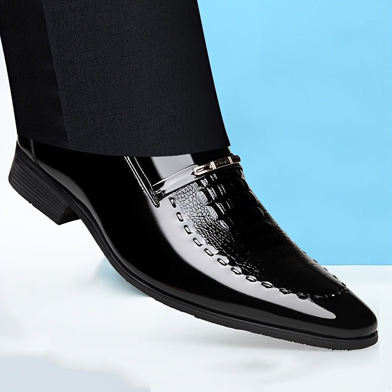 SHOWLU men's striped pointed-toe loafers with slip-on design, rubber soles, and casual/dress shoe style for all-season wear.