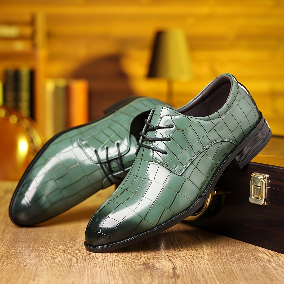 SHOWLU Green Crocodile-Pattern Lace-Up Oxford Dress Shoes for men with glossy PU finish and rubber soles, suitable for formal and office wear.