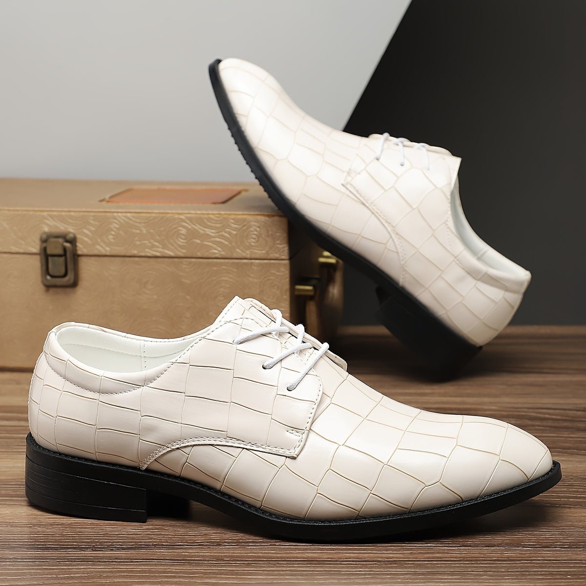 SHOWLU Green Crocodile-Pattern Lace-Up Oxford Dress Shoes with glossy finish, rubber sole, ideal for office and formal occasions.