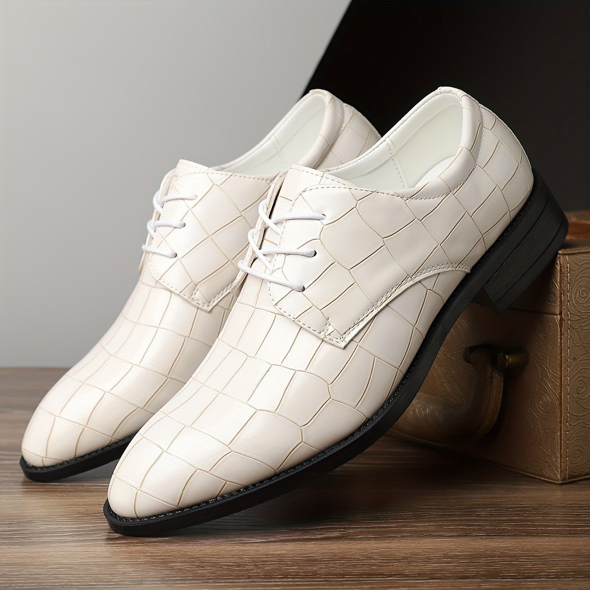 SHOWLU men's glossy green crocodile-pattern lace-up Oxford dress shoes with rubber sole, perfect for office or formal occasions.