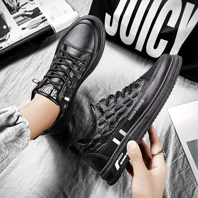 SHOWLU men's retro low-top skate shoes in vintage PU leather with lace-up design, non-slip soles, perfect for street style.