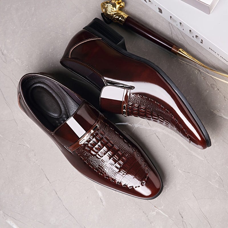 SHOWLU men's crocodile-embossed faux leather slip-on dress shoes with pointed toe and rubber sole, ideal for business and casual wear