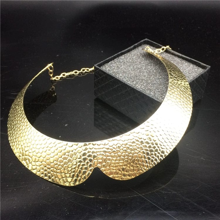Gold wide choker necklace with exaggerated nightclub collar design by Showlu Fashion, featuring bold, stylish jewelry for nightlife.