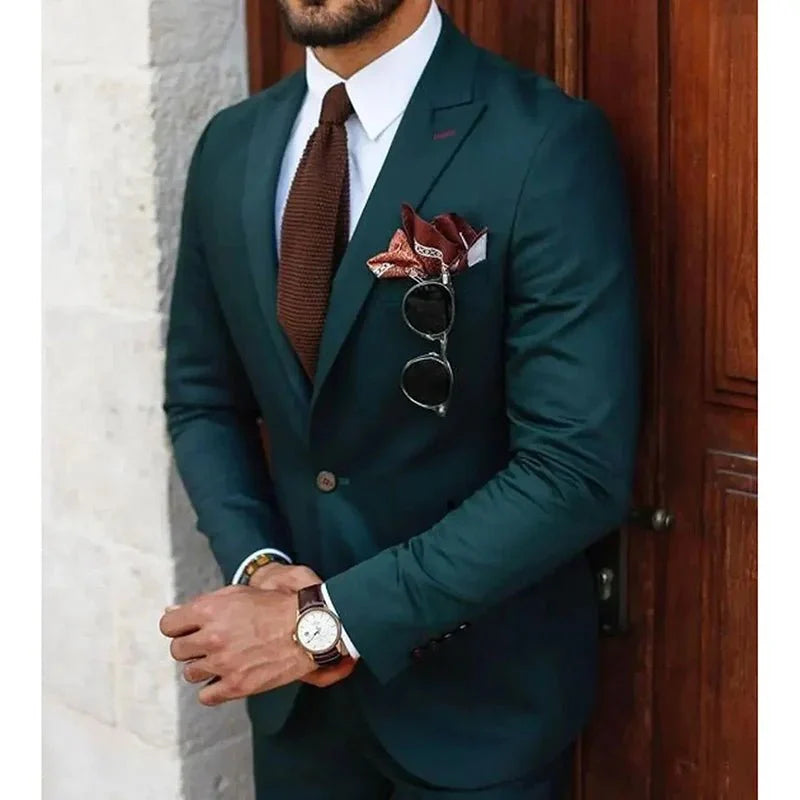 SHOWLU Men's slim fit cotton linen two-piece suit, ideal for weddings, business, or casual wear, featuring a modern, stylish design.