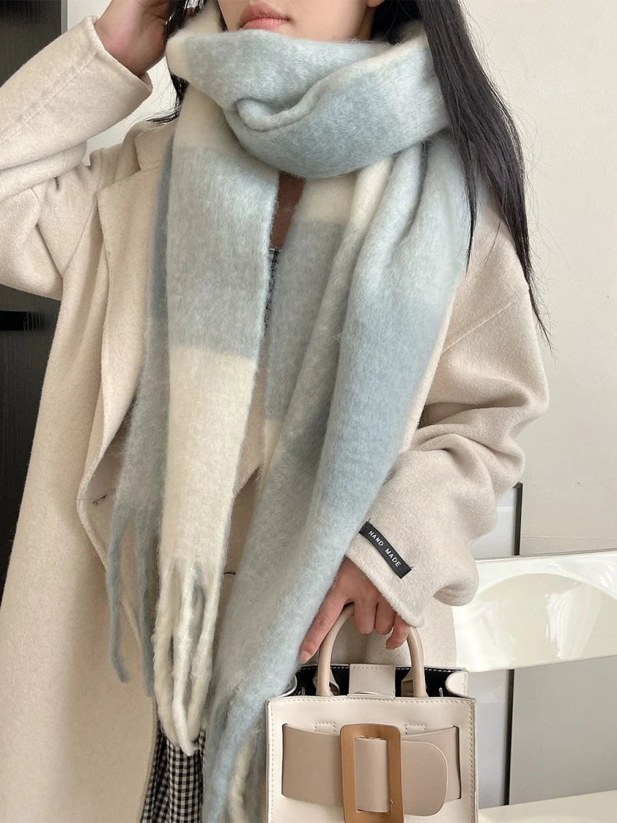 Classic plaid colorblock winter scarf for girls, warm and windproof, perfect for autumn and winter fashion.