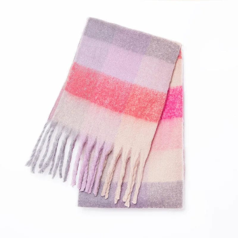 Luxurious plaid cashmere scarf for women, long winter shawl and wrap, soft and warm pashmina-style accessory.
