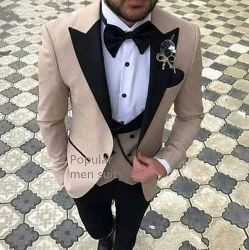 Kromoc men's 3-piece slim fit business suit with peak lapel, cotton-wool blend, including blazer, dress pants, and vest.