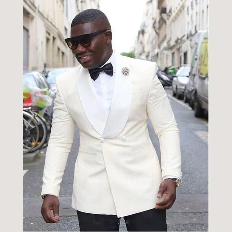 White double-breasted wedding tuxedo for men, slim fit 2-piece suit with shawl lapel, ideal for formal events and grooms.