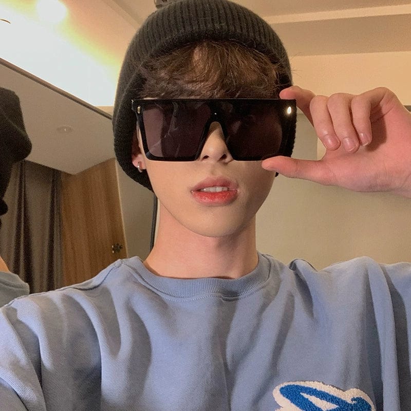 Showlu Fashion Poe Mo Retro Square Windproof Sunglasses with large rim and UV protection, stylish net red design for men.