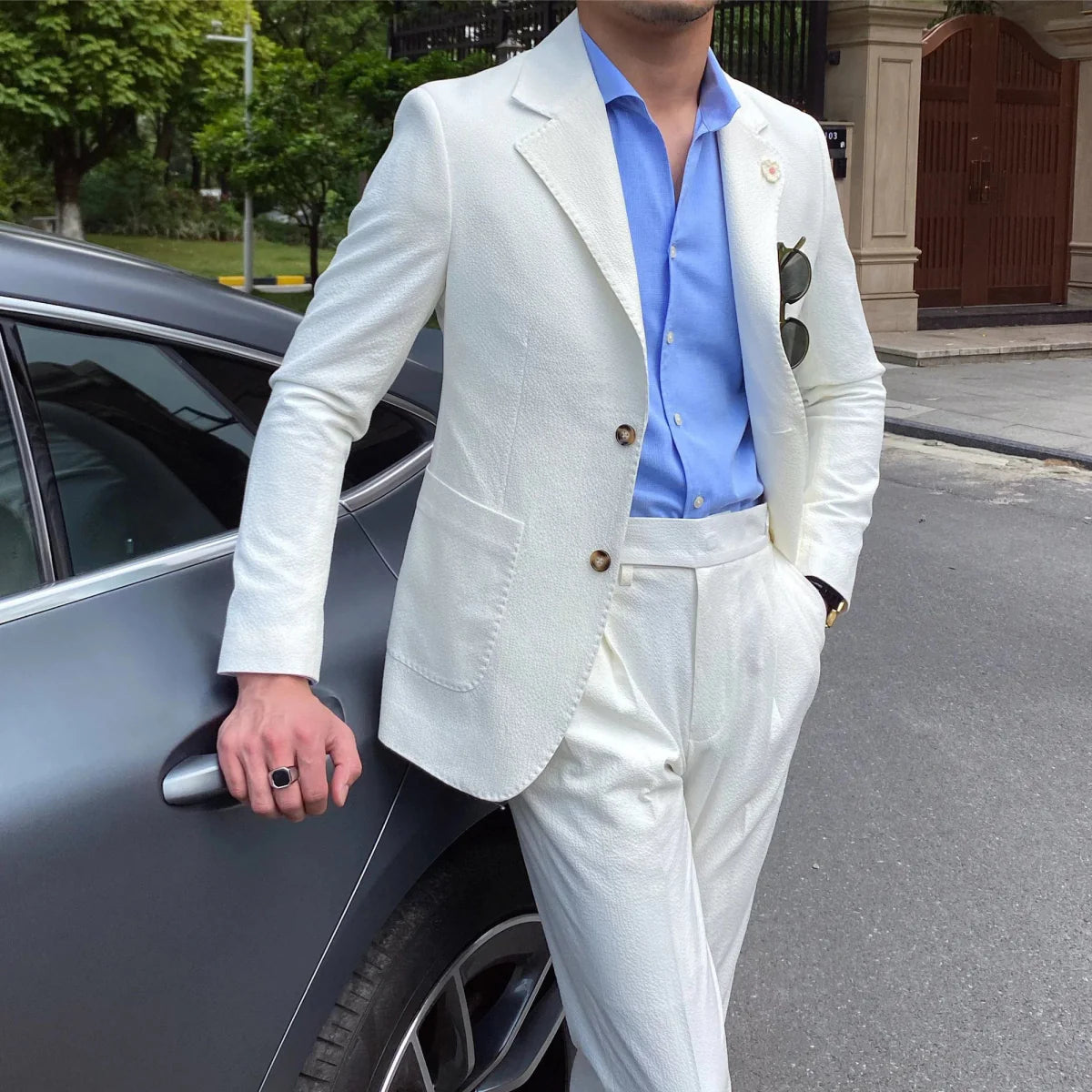 Men's slim fit seersucker suit by SHOWLU FASHION, Italian style, white 2-piece tuxedo for summer, casual or wedding wear.