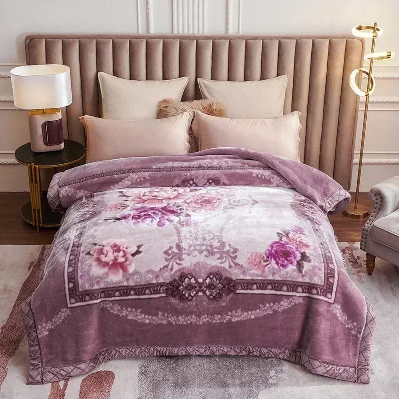 SHOWLU FASHION weighted raschel blanket with thick double-sided plush for warmth and comfort, ideal for winter and autumn bedding.