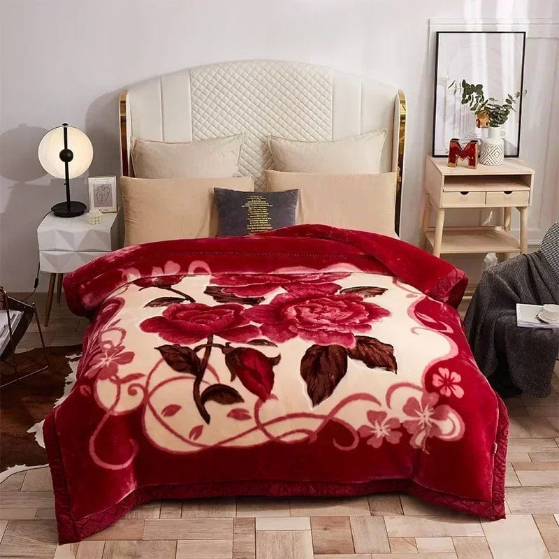 SHOWLU FASHION weighted Raschel blanket with double-side plush texture, thick quilt designed for warmth and comfort in winter.