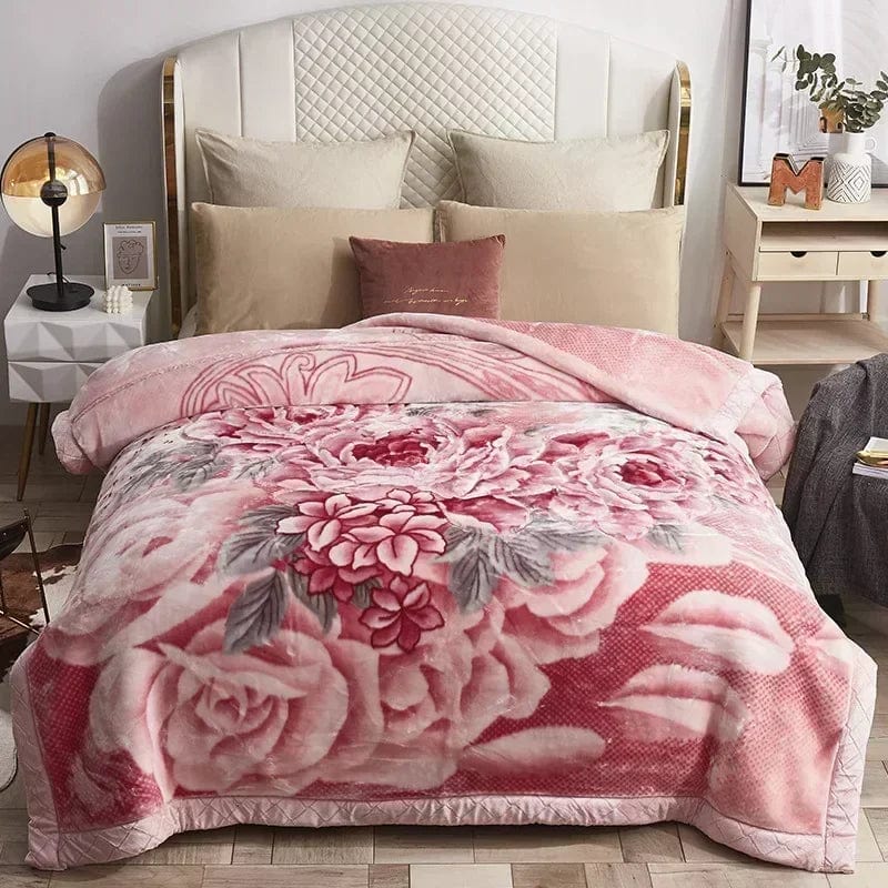 SHOWLU FASHION weighted raschel blanket with double-sided plush, thick and warm quilt ideal for winter and autumn comfort.