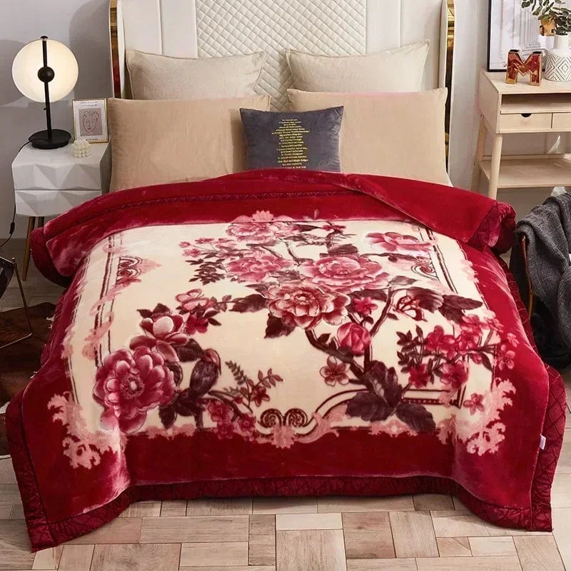 SHOWLU FASHION weighted raschel blanket with thick plush double-sided quilt, perfect for warmth and cozy comfort in winter and autumn.
