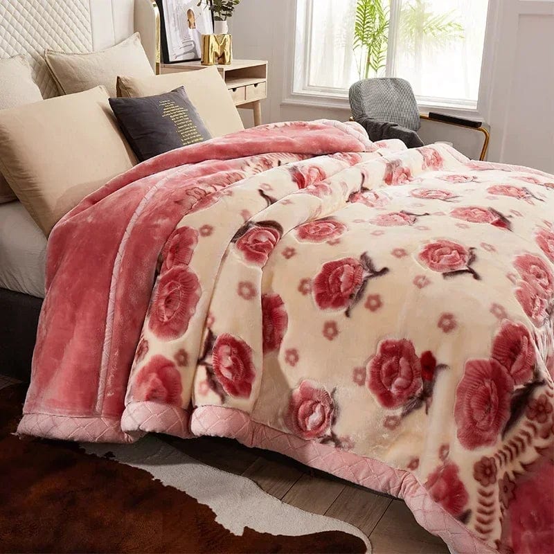 SHOWLU FASHION weighted raschel blanket with double-sided plush, thick and warm quilt designed for winter and autumn comfort.