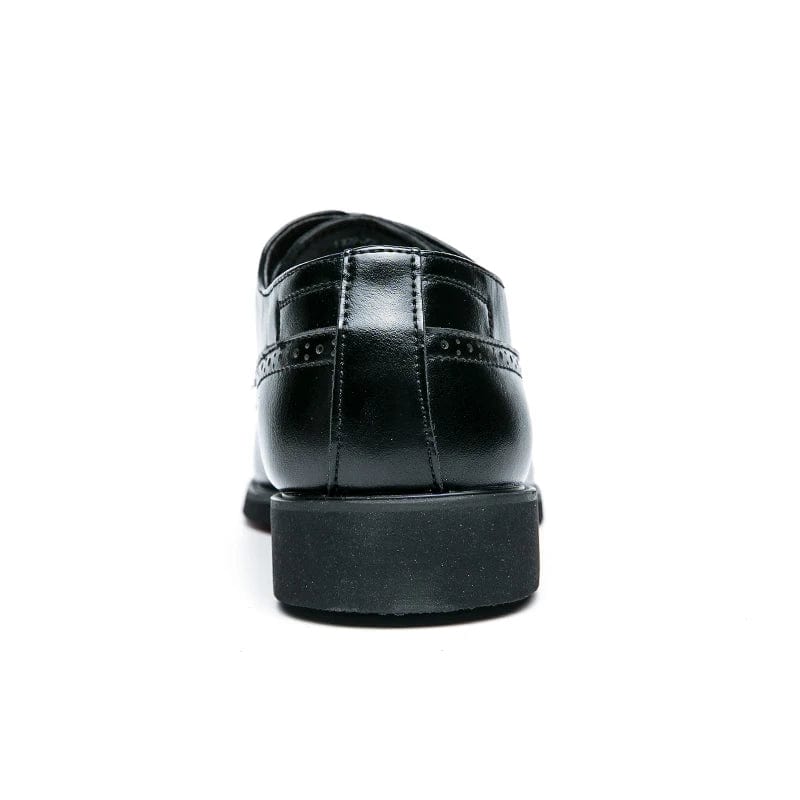 Men's brogue Oxford shoes with red soles, lace-up design, stylish business dress shoes for casual or formal occasions.