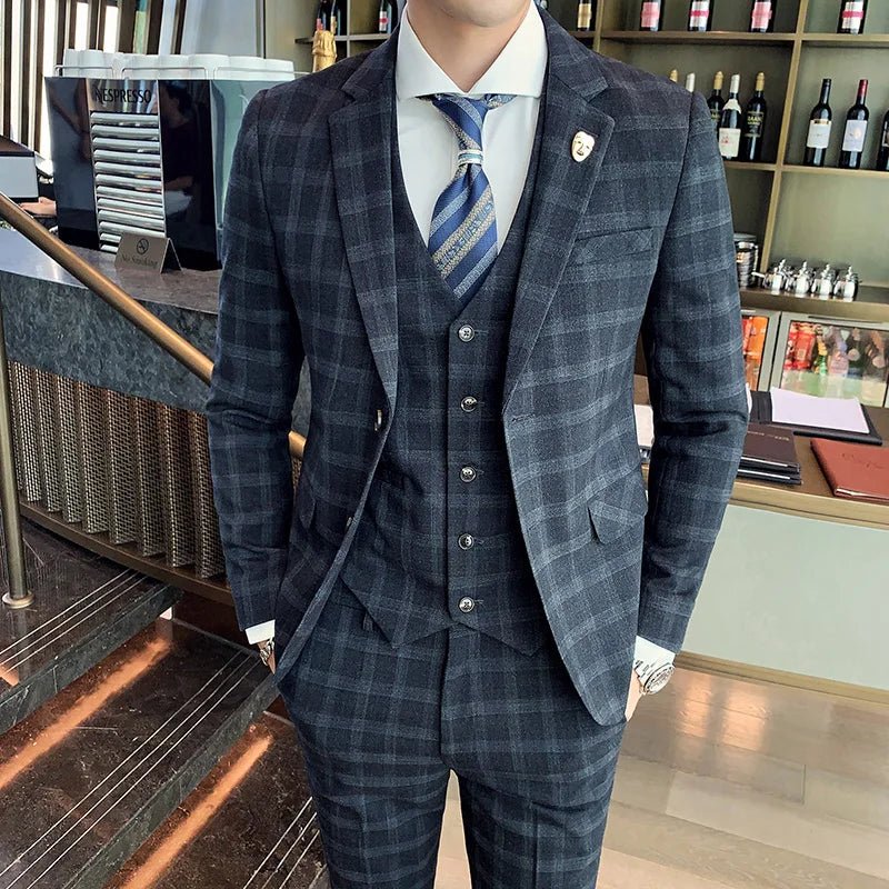 Showlu men's plaid 3-piece slim fit suit with waistcoat and trousers, ideal for wedding or business occasions, British style.