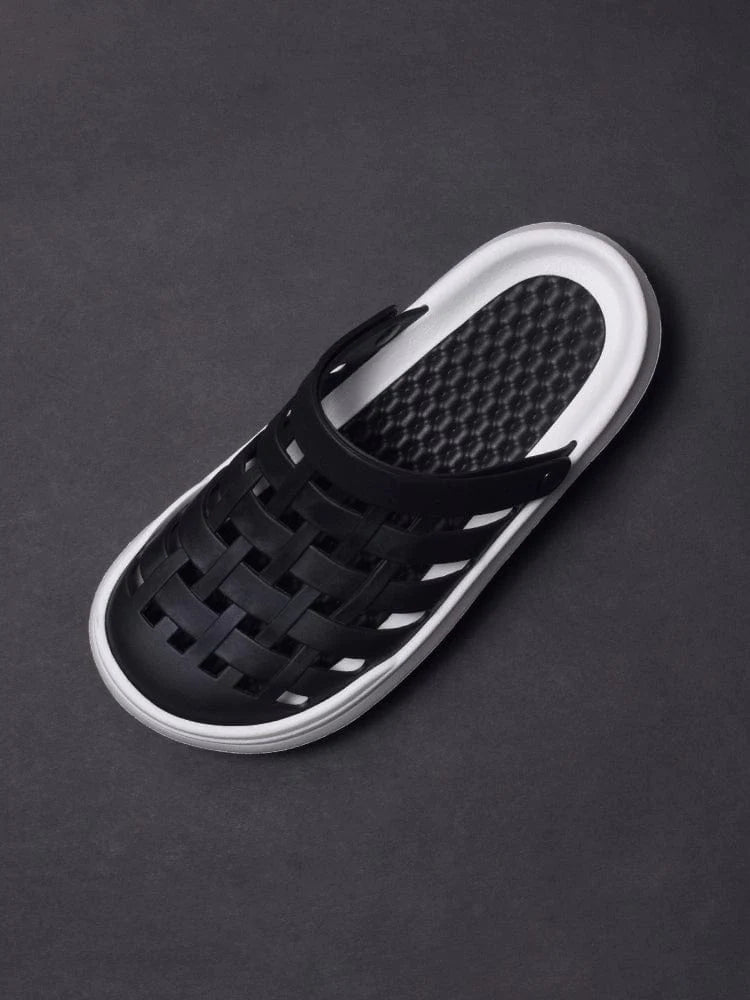 Black CHIATING women's platform nurse shoes with non-slip EVA soles and closed-toe design, suitable for outdoor water and office wear.