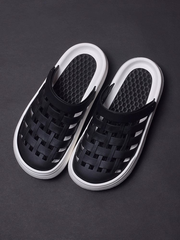 Black CHIATING women's platform nurse shoes with non-slip EVA soles, closed-toe water sandals for outdoor and office wear.