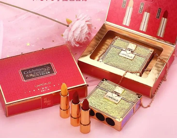Showlu Fashion 3-piece matte lipstick and lip balm set in a glitter chain bag, featuring moisturizing, long-lasting velvet lip products.