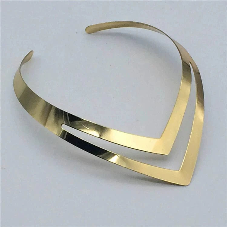 Punk metal clavicle chain necklace with layered blade design, showcasing edgy street style and bold accessory for punk fashion.