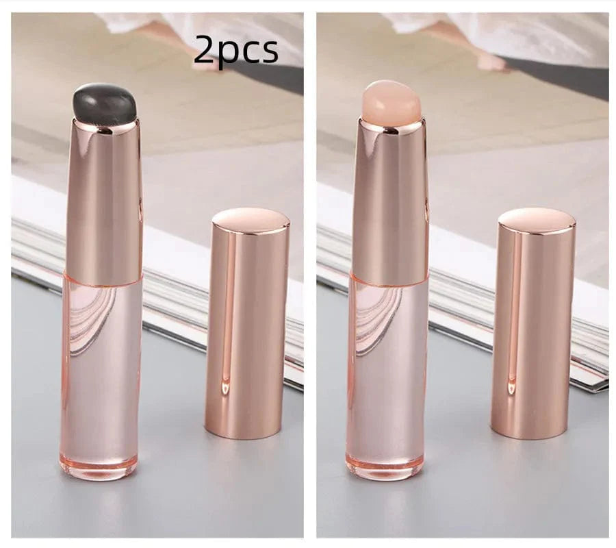 Showlu silicone lip brush with dust-proof cover, round head lipstick applicator and multi-use cosmetic tool for lips and eyes.