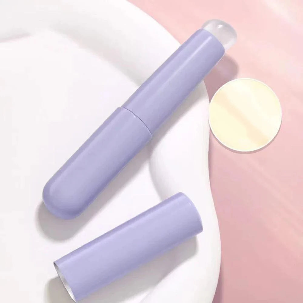 Showlu silicone lip brush with dust-proof cover, round head lipstick applicator, versatile makeup tool for lips and eyes.
