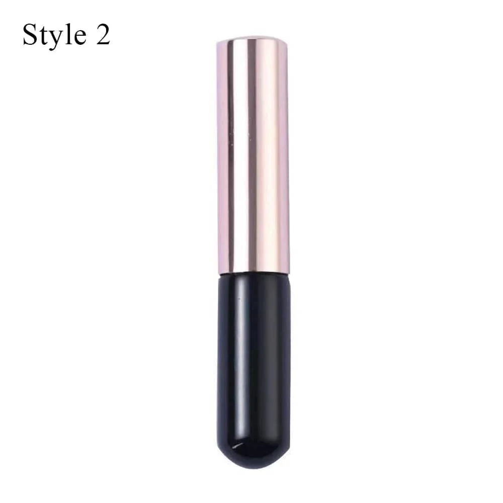 Showlu silicone lip brush with dust-proof cover, round head lipstick applicator and multi-use cosmetic tool for lips and eyes.